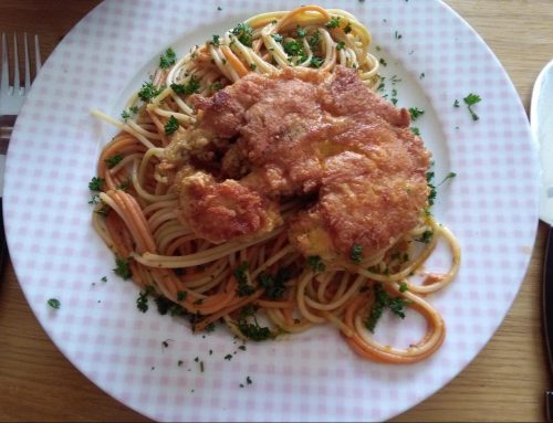 Schnitzel Milanese mit Spaghetti